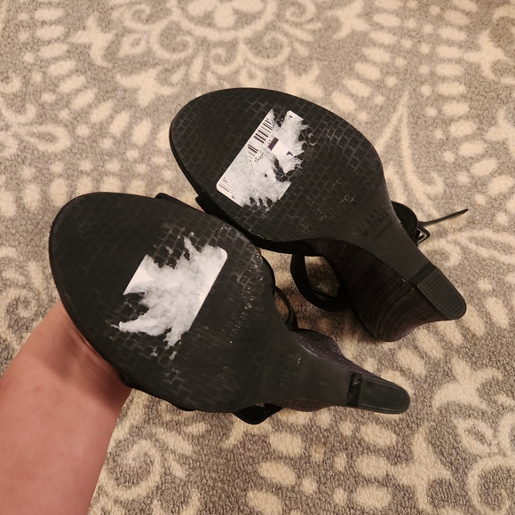 Stuart Weitzman size 7.5 wedges like new - Picture 3 of 5